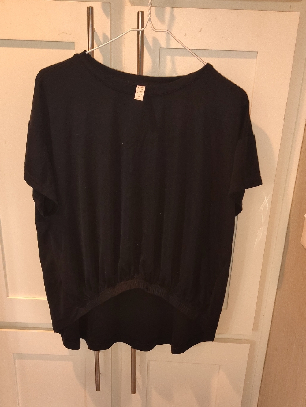 STYLUS Black Short Sleeve Elastic-Hem Crop Top